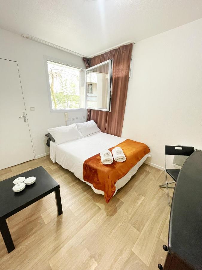 Cozy Studio In La Defense Hotel Courbevoie Exterior photo
